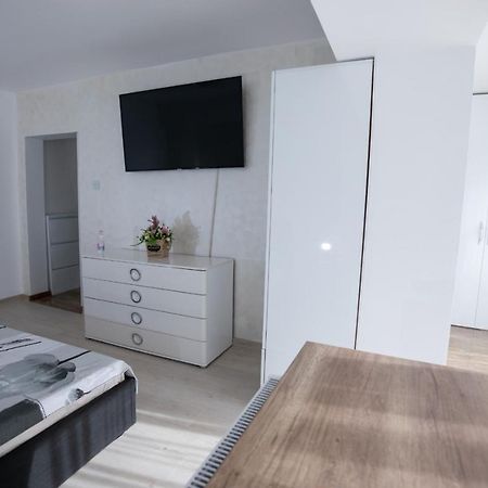 Apartament Central Târgu Jiu Екстериор снимка